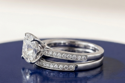 CUSHION DIAMOND VINTAGE RING SET