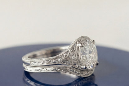 OVAL DIAMOND VINTAGE RING SET