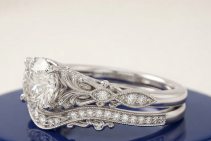 ROUND DIAMOND VINTAGE RING SET