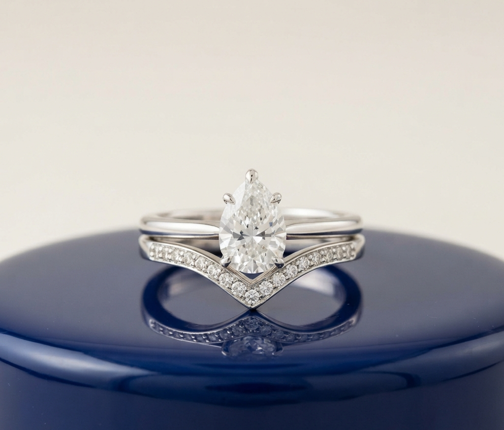 PEAR DIAMOND VINTAGE RING SET