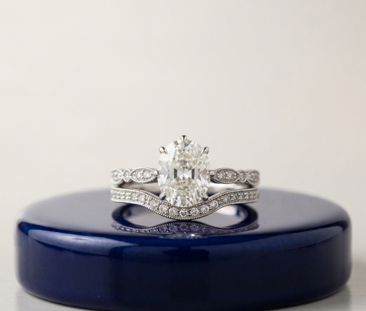 VINTAGE OVAL DIAMOND RING SET