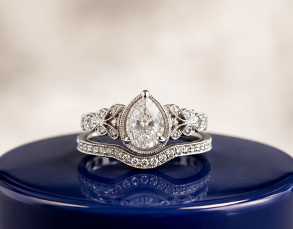 VINTAGE PEAR DIAMOND RING SET