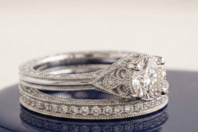 VINTAGE ROUND DIAMOND RING SET