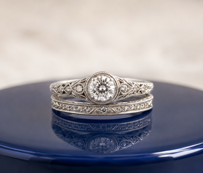 ROUND DIAMOND VINTAGE RING SET