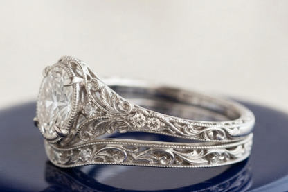 OVAL DIAMOND VINTAGE RING SET