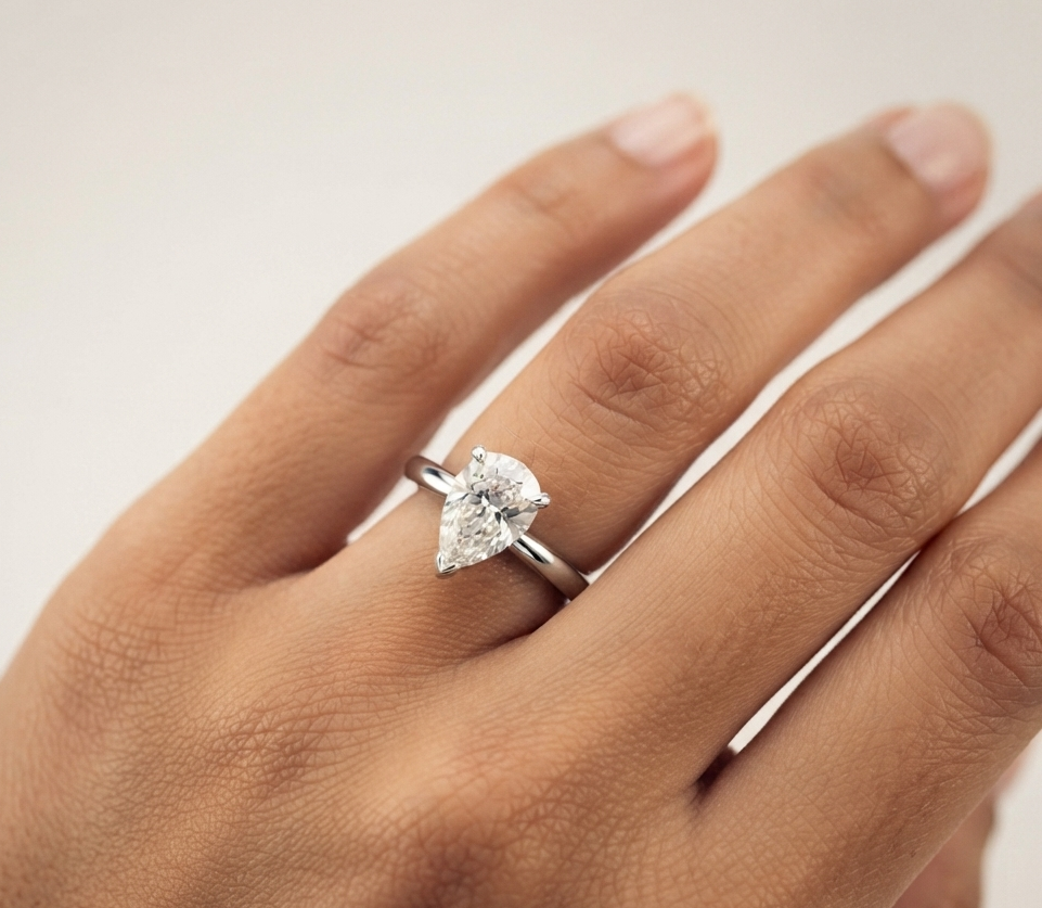 SOLITAIRE PEAR ENGAGEMENT RING