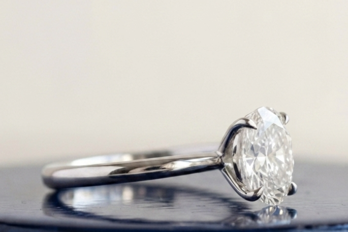 OVAL SOLITAIRE ENGAGEMENT RING