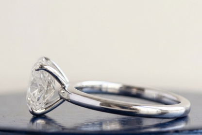 OVAL SOLITAIRE ENGAGEMENT RING