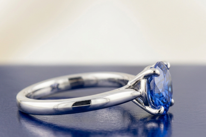 BLUE SAPPHIRE ROUND-CUT SOLITAIRE ENGAGEMENT RING
