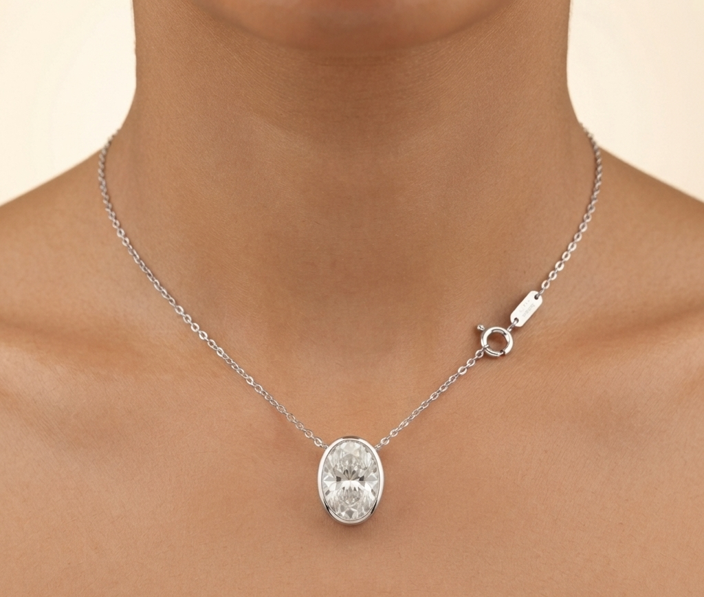 OVAL DIAMOND PENDANT NECKLACE