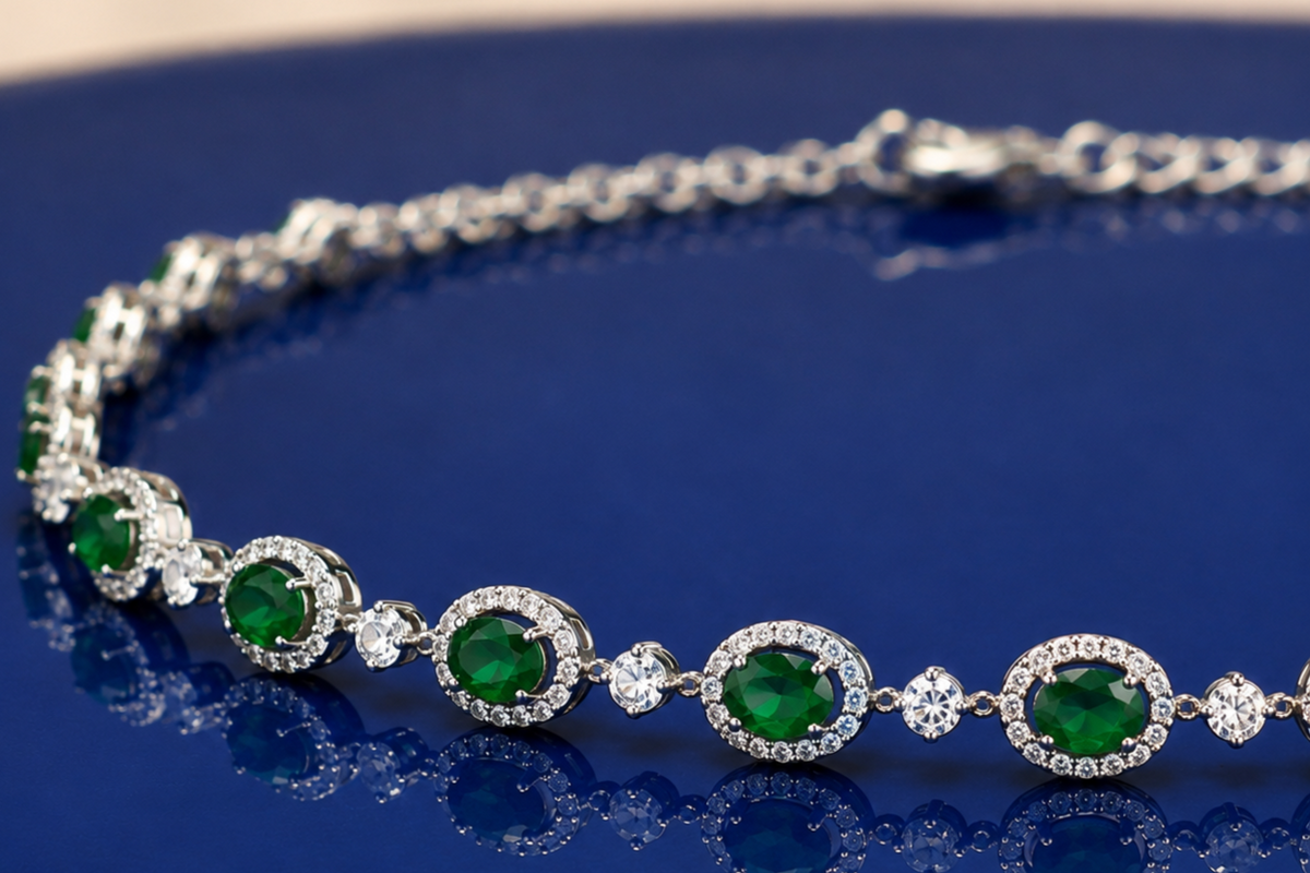 GREEN OVAL-CUT NECKLACE