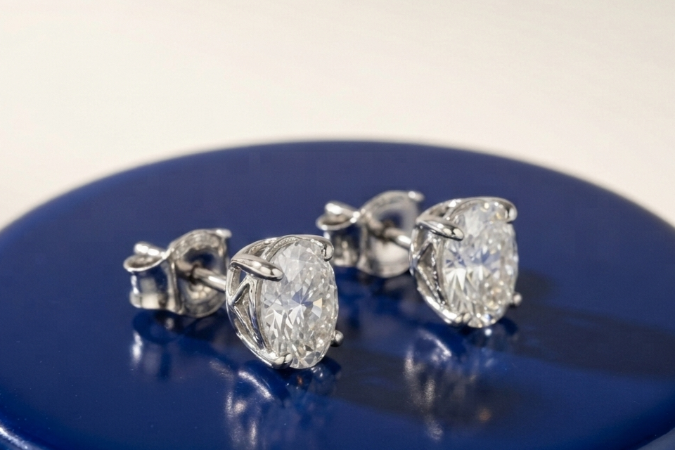 OVAL DIAMOND STUD EARRINGS