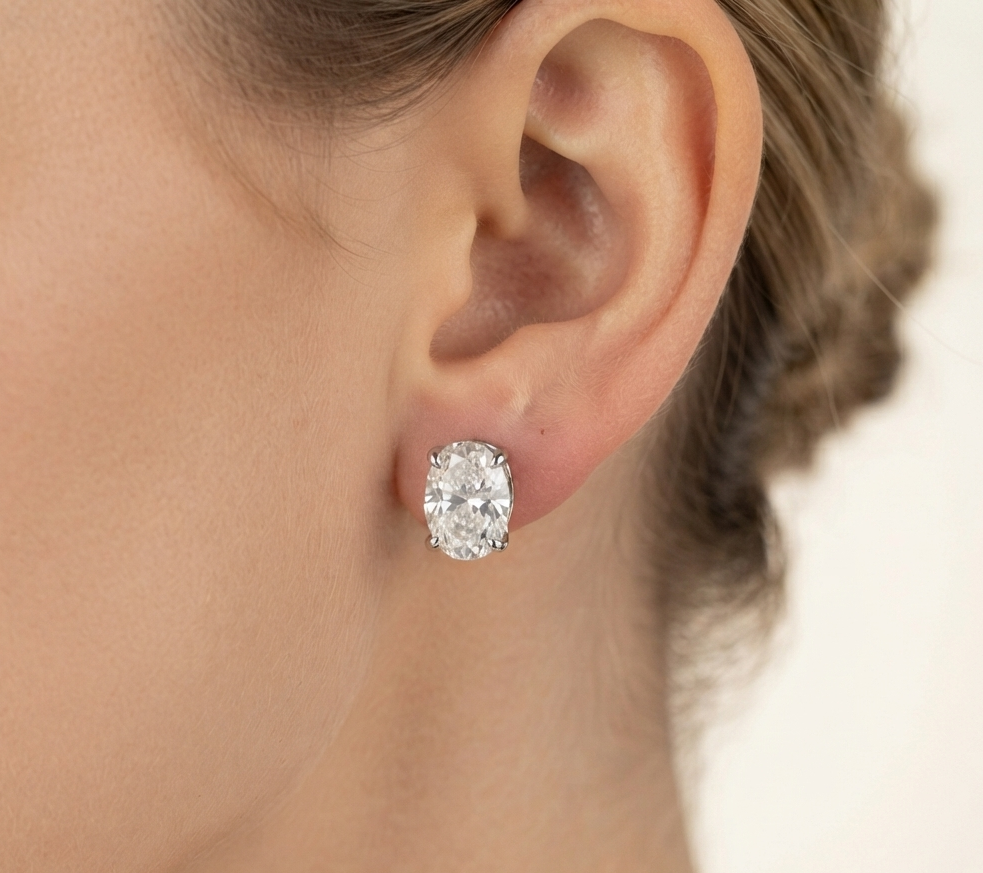 OVAL DIAMOND STUD EARRINGS
