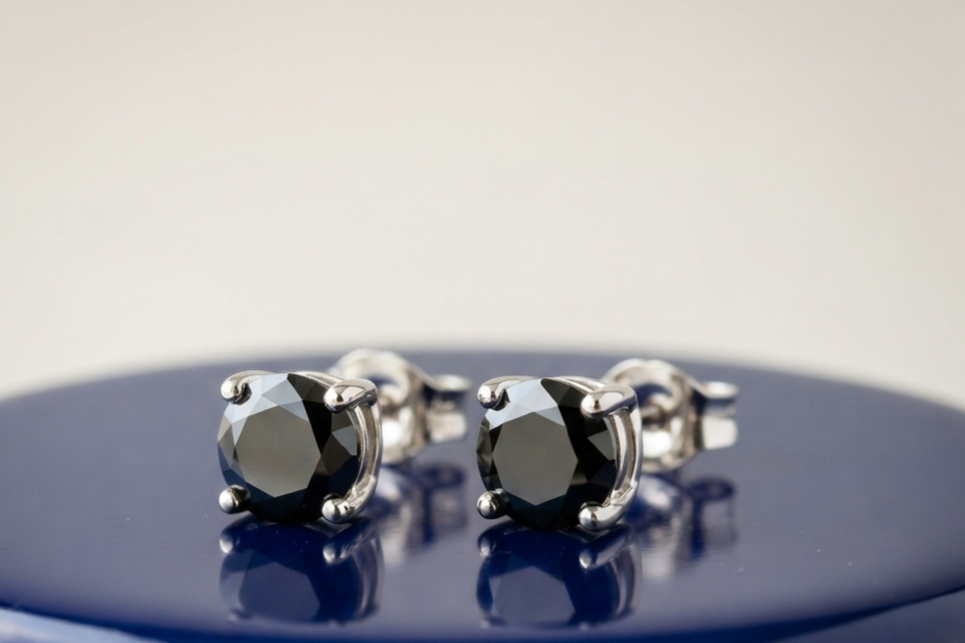 BLACK ROUND DIAMOND STUD EARINGS