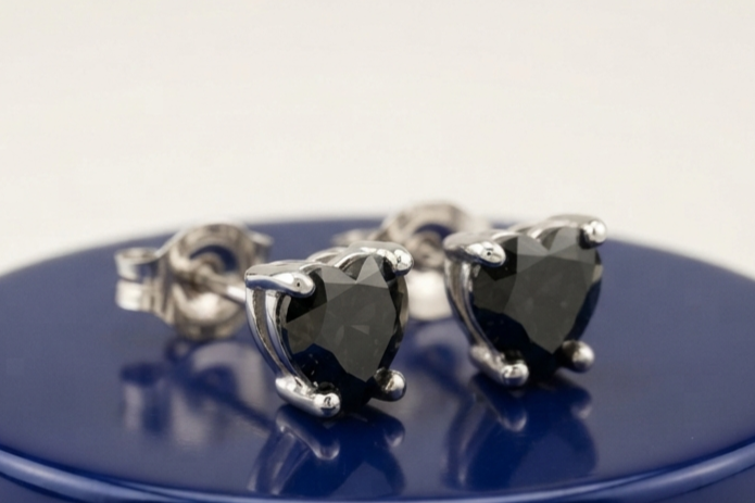 BLACK HEART DIAMOND STUD EARINGS