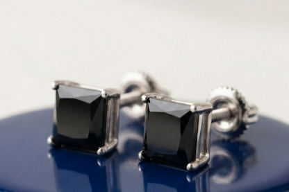 BLACK PRINCESS DIAMOND STUD ERINGS